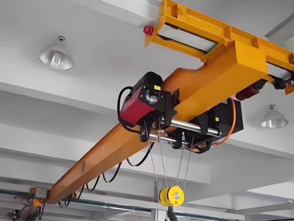 歐式電動(dòng)單梁懸掛起重機(jī)